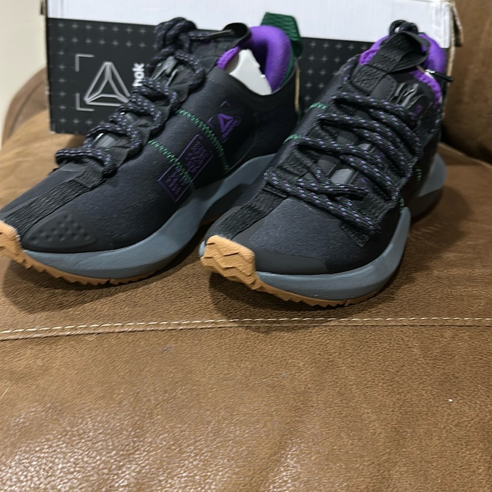 Unisex New Balance Sole Fury Trail size 3.5. New in box